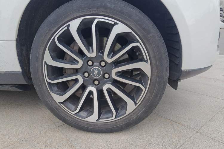 Used Land Rover Range 2016 3.0 SC V6 Vogue SE Long-Wheelbase Edition Right Front Wheel Hub