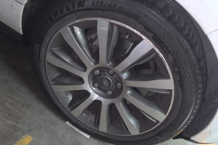Used Land Rover Range  Right Front Wheel Hub