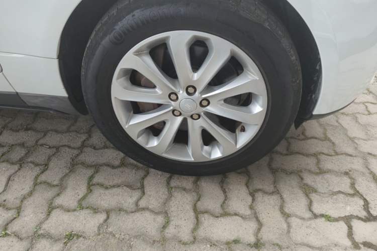 Used Land Rover Range 2016 3.0 SC V6 Vogue Extended Version Right Front Wheel Hub