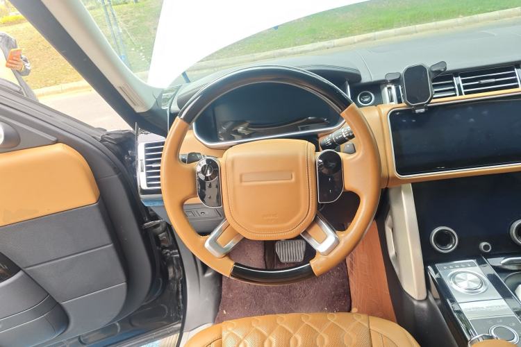 Used Land Rover Range 2016 3.0 SC V6 Vogue Extended Version Steering Wheel