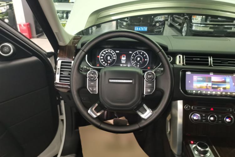 Used Land Rover Range 2016 3.0 SC V6 Vogue Steering Wheel