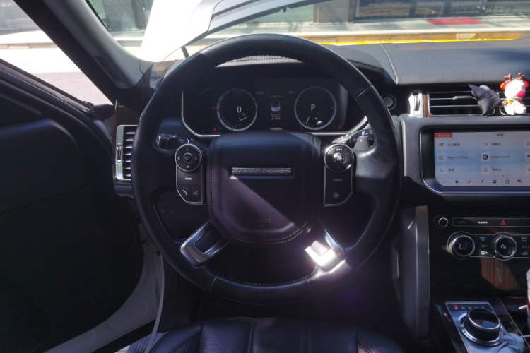 Used Land Rover Range 2016 3.0 SC V6 Vogue Steering Wheel