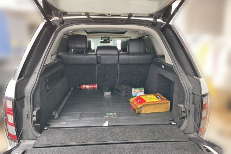 Used Land Rover Range 2016 3.0 SC V6 Vogue Extended Version Trunk