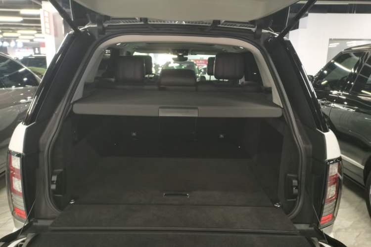 Used Land Rover Range 2016 3.0 SC V6 Vogue Trunk