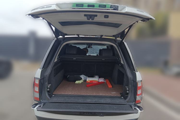 Used Land Rover Range 2016 3.0 SC V6 Vogue Extended Version Trunk