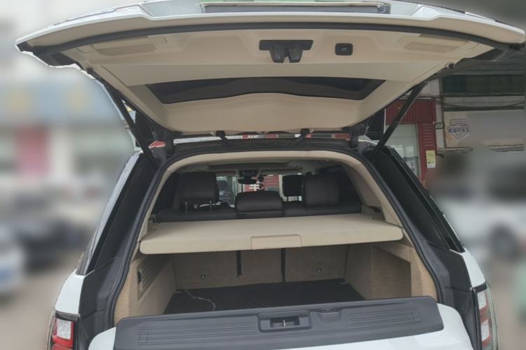 Used Land Rover Range 2016 3.0 SC V6 Vogue Extended Version Trunk