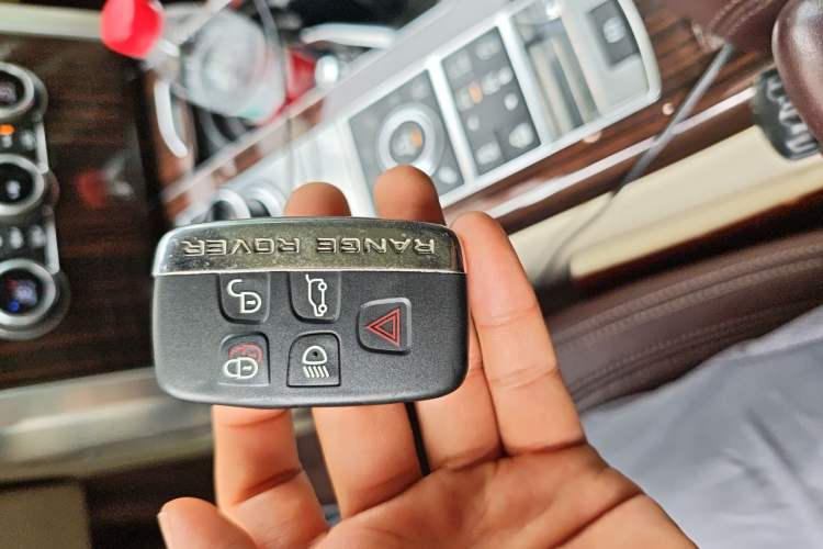 Used Land Rover Range 2016 5.0 SC V8 AB Prestige Extended Version Vehicle Key