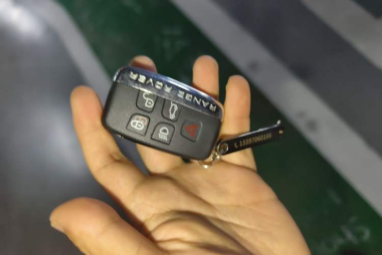 Used Land Rover Range 2016 3.0 SC V6 Vogue Extended Version Vehicle Key