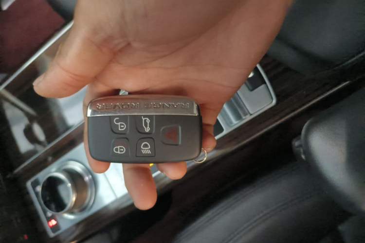 Used Land Rover Range 2016 3.0 SC V6 Vogue Extended Version Vehicle Key