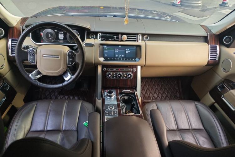 Used Land Rover Range 2016 3.0 SC V6 Vogue SE Long-Wheelbase Edition Center Console