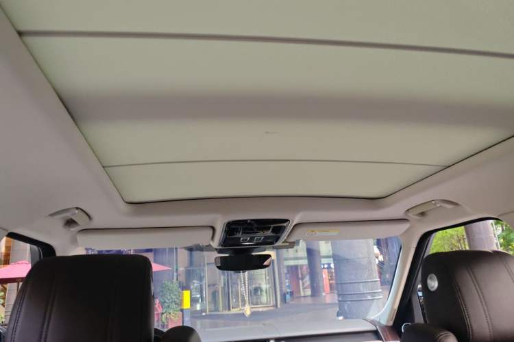 Used Land Rover Range 2016 3.0 SC V6 Vogue SE Long-Wheelbase Edition Headliner