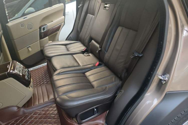 Used Land Rover Range 2016 3.0 SC V6 Vogue SE Long-Wheelbase Edition Left Rear Seat