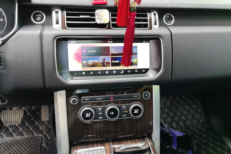 Used Land Rover Range 2017 3.0 SC V6 Vogue Audio And AC Panel