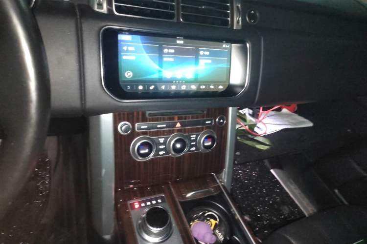 Used Land Rover Range 2017 3.0 SC V6 Vogue Audio And AC Panel