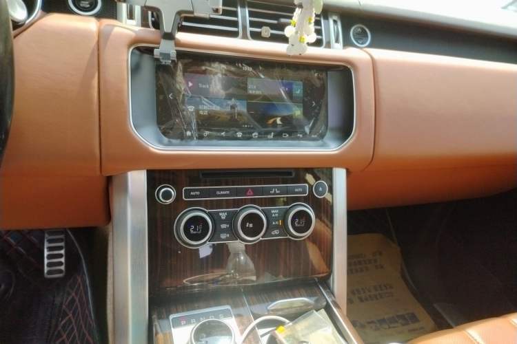 Used Land Rover Range  Audio And AC Panel