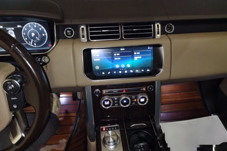 Used Land Rover Range 2017 3.0 SC V6 Vogue Extended Version Audio And AC Panel