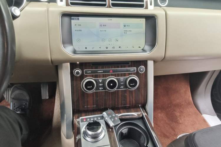 Used Land Rover Range 2017 3.0 SC V6 Vogue Audio And AC Panel