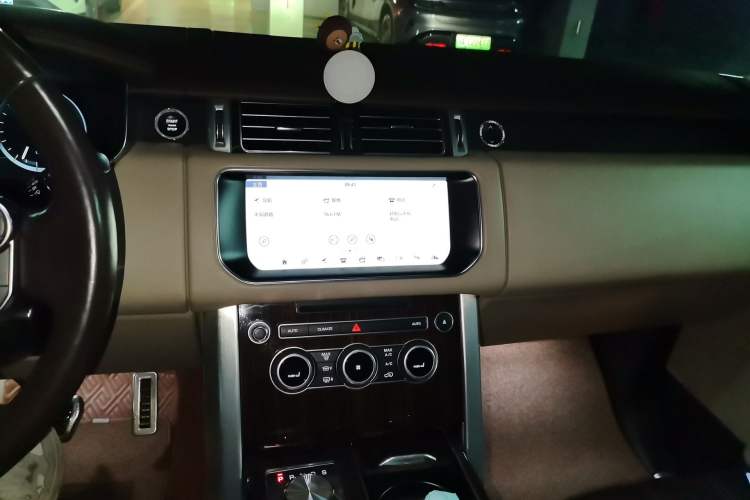 Used Land Rover Range 2017 3.0 SC V6 Vogue Audio And AC Panel