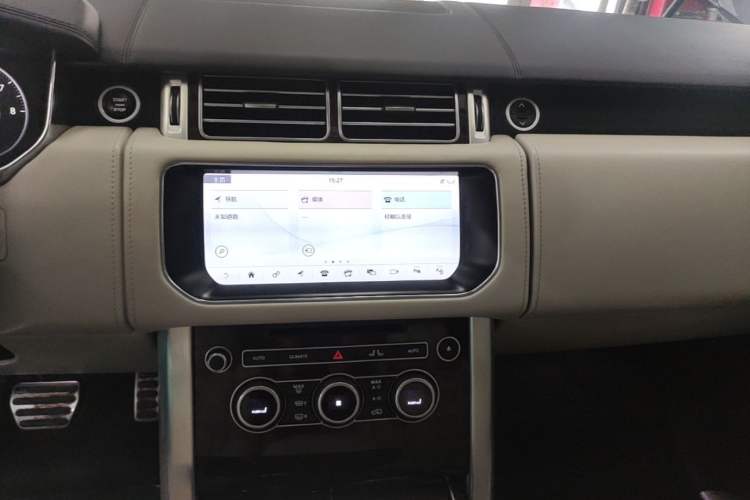 Used Land Rover Range 2017 5.0 SC V8 AB Prestige Extended Edition Audio And AC Panel
