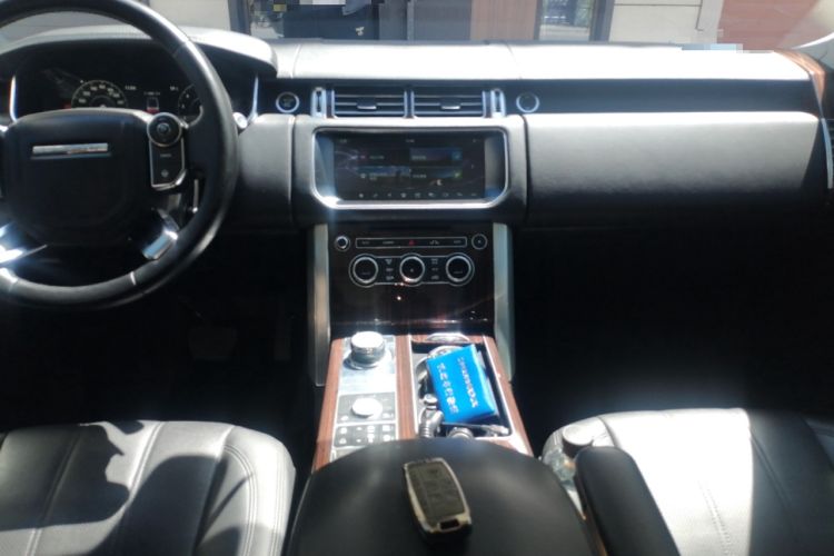 Used Land Rover Range 2017 3.0 SC V6 Vogue SE Long-Wheelbase Edition Audio And AC Panel