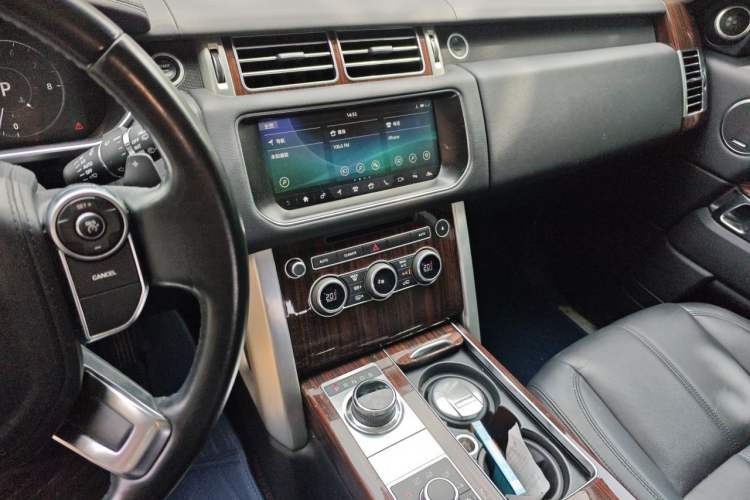 Used Land Rover Range 2017 3.0 SC V6 Vogue Audio And AC Panel