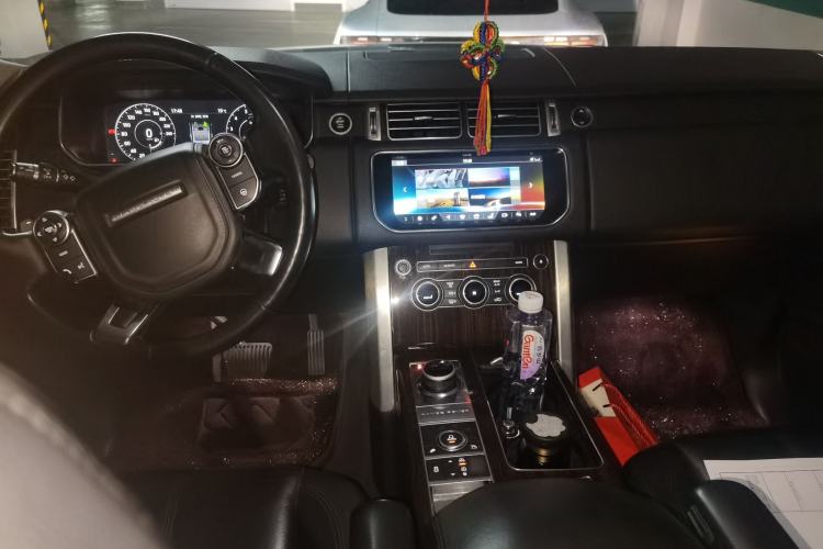 Used Land Rover Range 2017 3.0 SC V6 Vogue Center Console