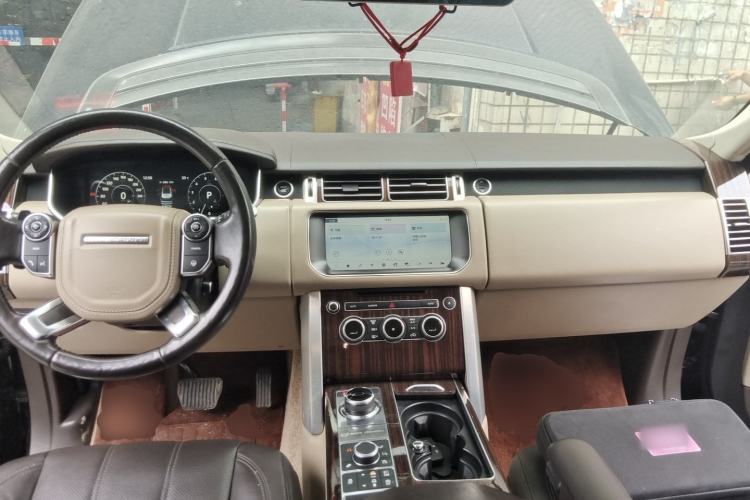 Used Land Rover Range 2017 3.0 SC V6 Vogue Center Console