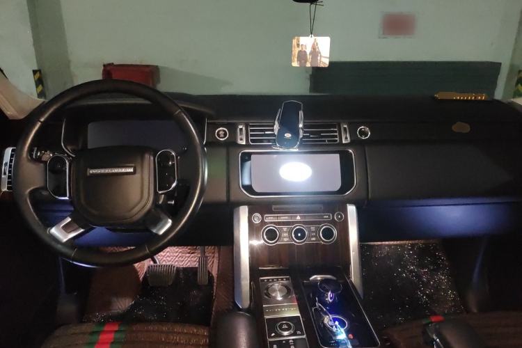 Used Land Rover Range 2017 3.0 SC V6 Grand Edition Center Console