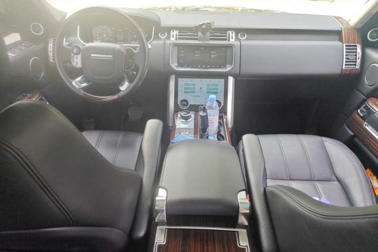 Used Land Rover Range 2017 3.0 SC V6 Vogue SE Long-Wheelbase Edition Center Console