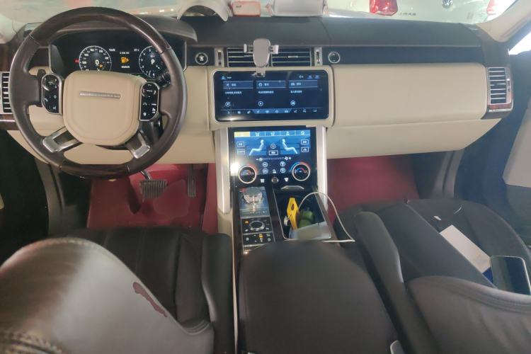 Used Land Rover Range 2017 3.0 SC V6 Vogue Extended Version Center Console