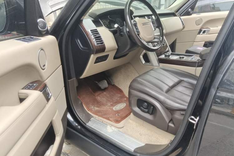 Used Land Rover Range 2017 3.0 SC V6 Vogue Driver Seat