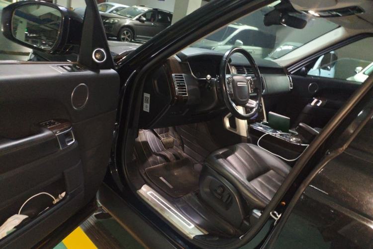 Used Land Rover Range 2017 3.0 SC V6 Vogue Extended Version Driver Seat
