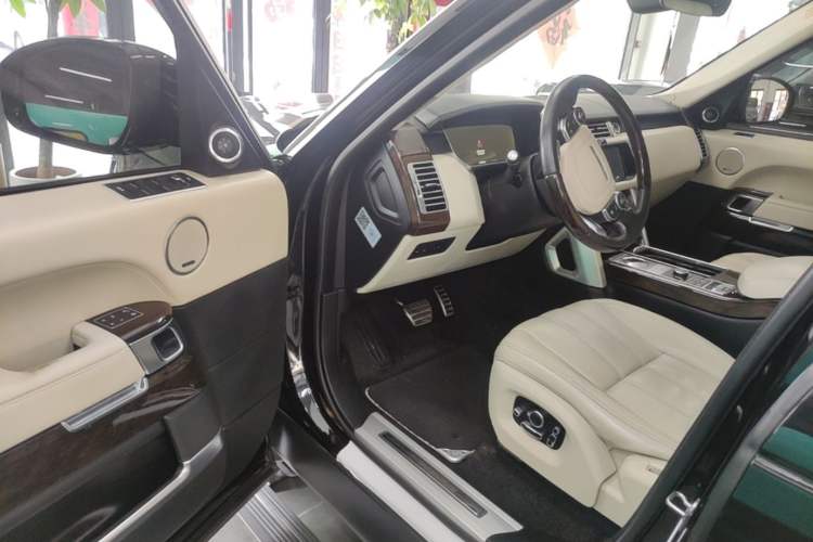 Used Land Rover Range 2017 5.0 SC V8 AB Prestige Extended Edition Driver Seat