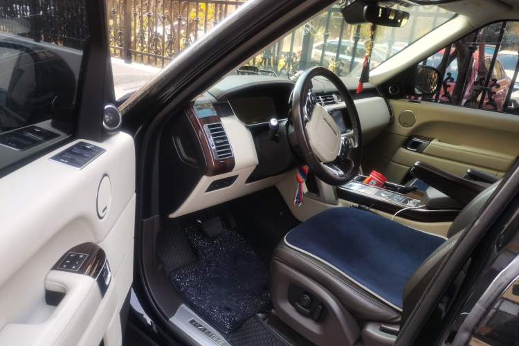 Used Land Rover Range 2017 3.0 SC V6 Vogue Extended Version Driver Seat
