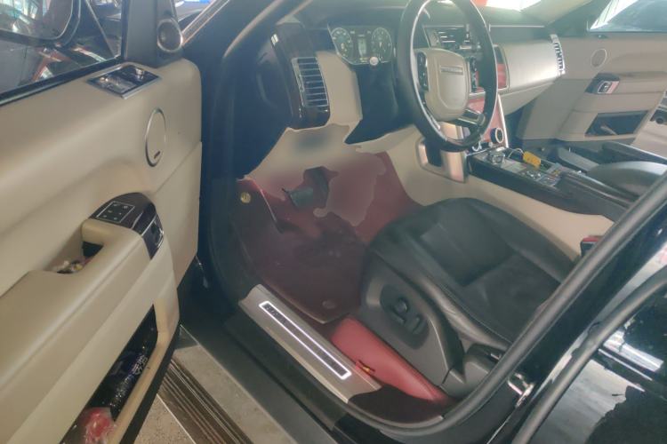 Used Land Rover Range 2017 3.0 SC V6 Vogue Extended Version Driver Seat