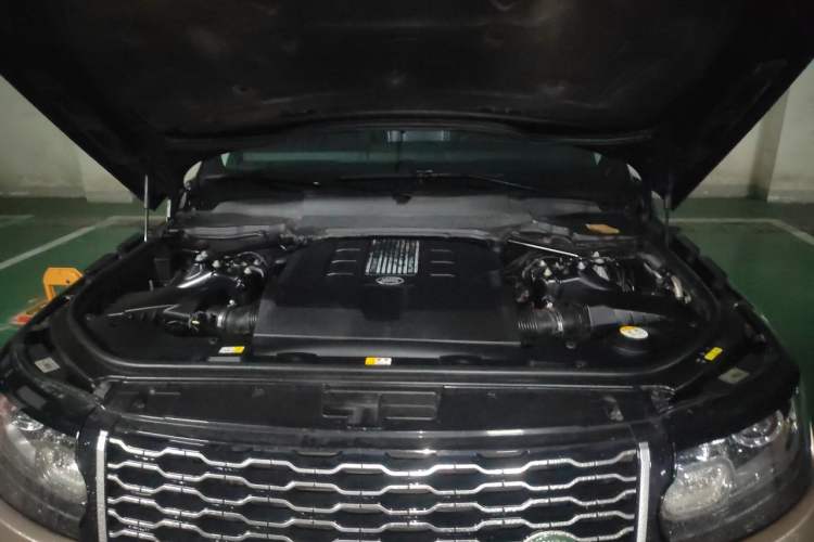 Used Land Rover Range 2017 3.0 SC V6 Vogue Engine Bay