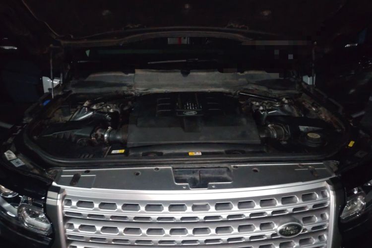 Used Land Rover Range 2017 3.0 SC V6 Vogue Extended Version Engine Bay
