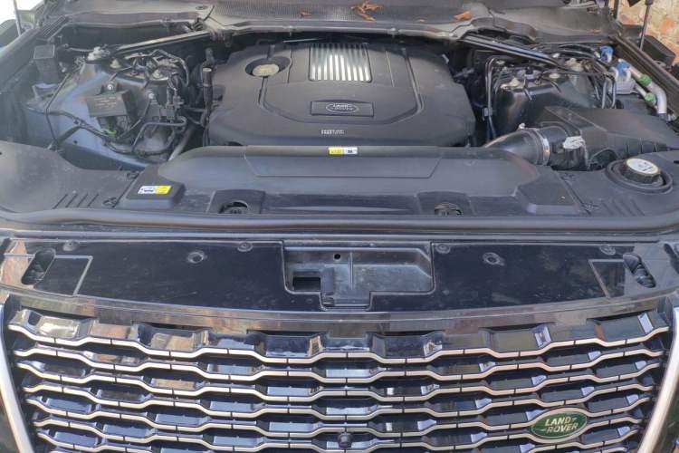 Used Land Rover Range  Engine Bay