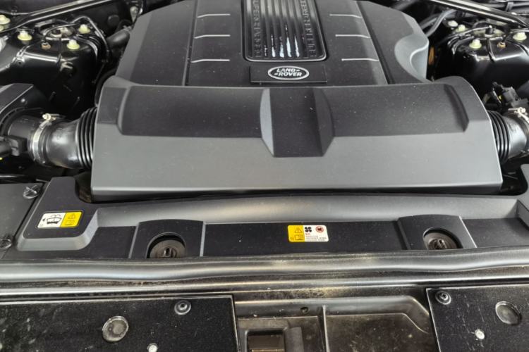 Used Land Rover Range 2017 3.0 SC V6 Vogue Extended Version Engine Bay