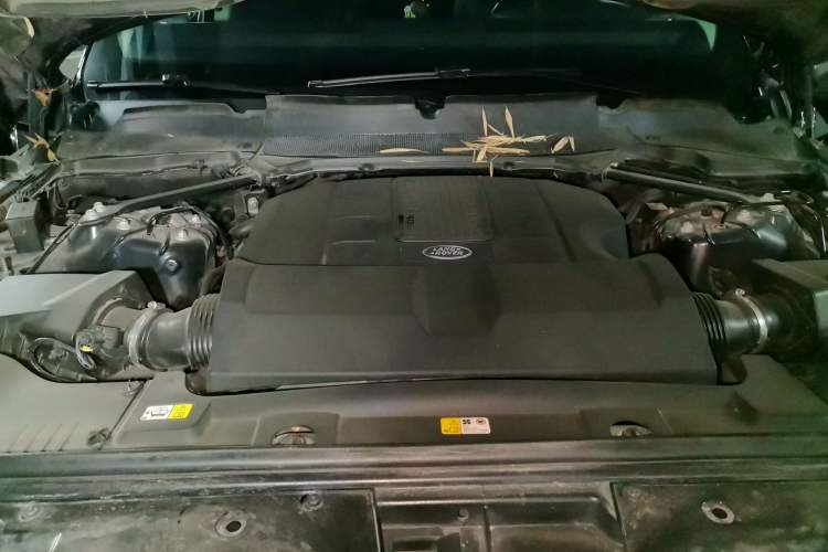 Used Land Rover Range 2017 3.0 SC V6 Vogue Engine Bay