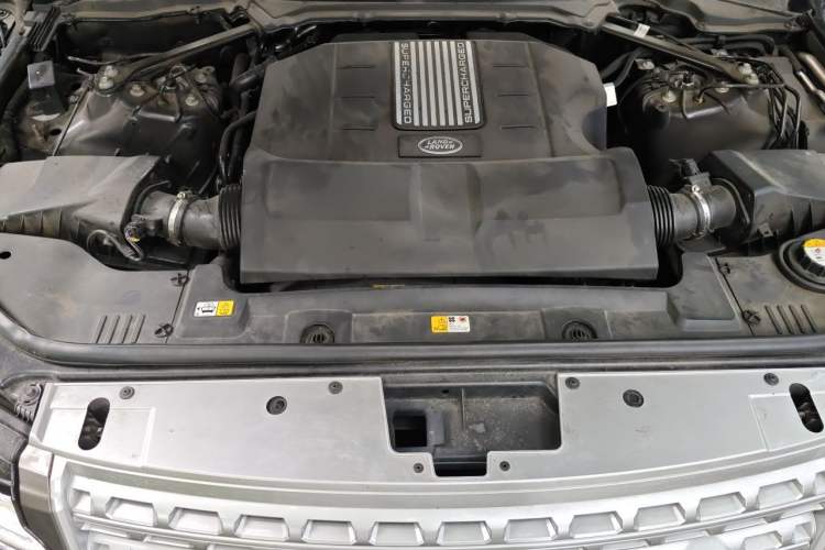 Used Land Rover Range 2017 3.0 SC V6 Vogue Engine Bay