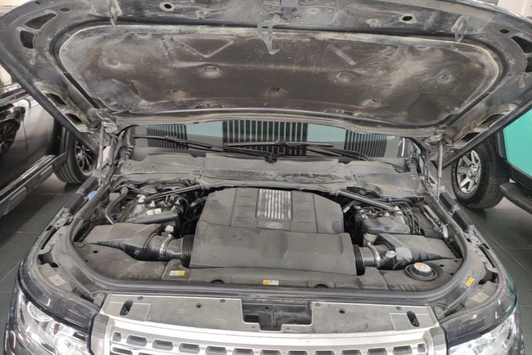 Used Land Rover Range 2017 5.0 SC V8 AB Prestige Extended Edition Engine Bay