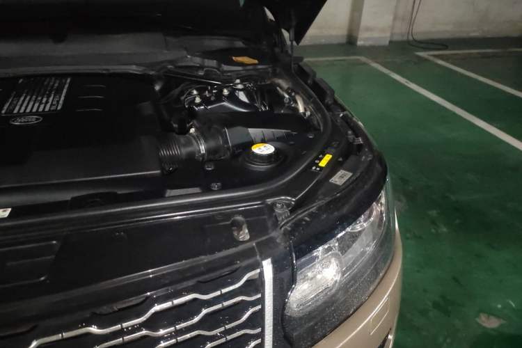 Used Land Rover Range 2017 3.0 SC V6 Vogue Engine Bay Left