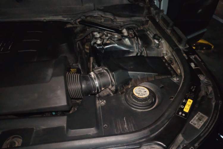 Used Land Rover Range 2017 3.0 SC V6 Vogue Extended Version Engine Bay Left