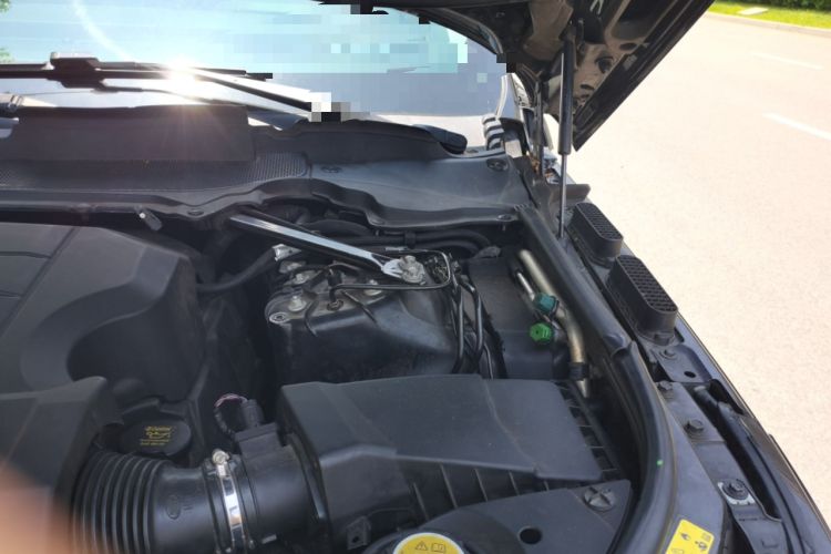 Used Land Rover Range  Engine Bay Left