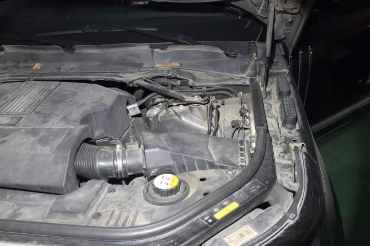 Used Land Rover Range 2017 3.0 SC V6 AB Prestige Extended Edition Engine Bay Left