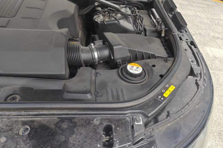 Used Land Rover Range 2017 3.0 SC V6 Vogue SE Long-Wheelbase Edition Engine Bay Left