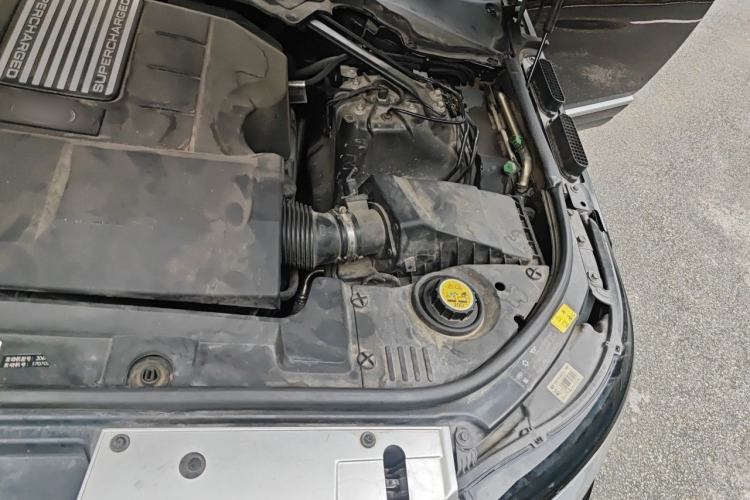 Used Land Rover Range  Engine Bay Left