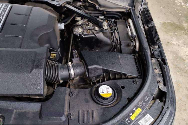 Used Land Rover Range 2017 3.0 SC V6 Vogue Engine Bay Left
