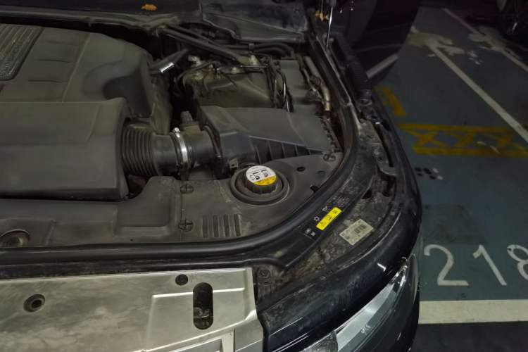 Used Land Rover Range 2017 3.0 SC V6 Vogue Engine Bay Left
